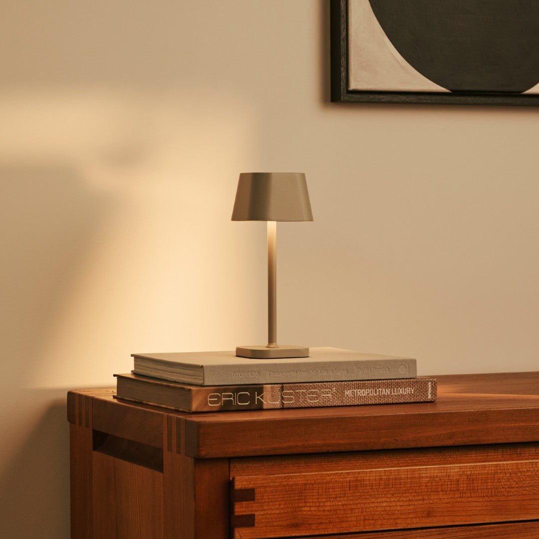 Ava Shadow Gray - Oplaadbare tafellamp | Stijlvol, draadloos en dimbaar
