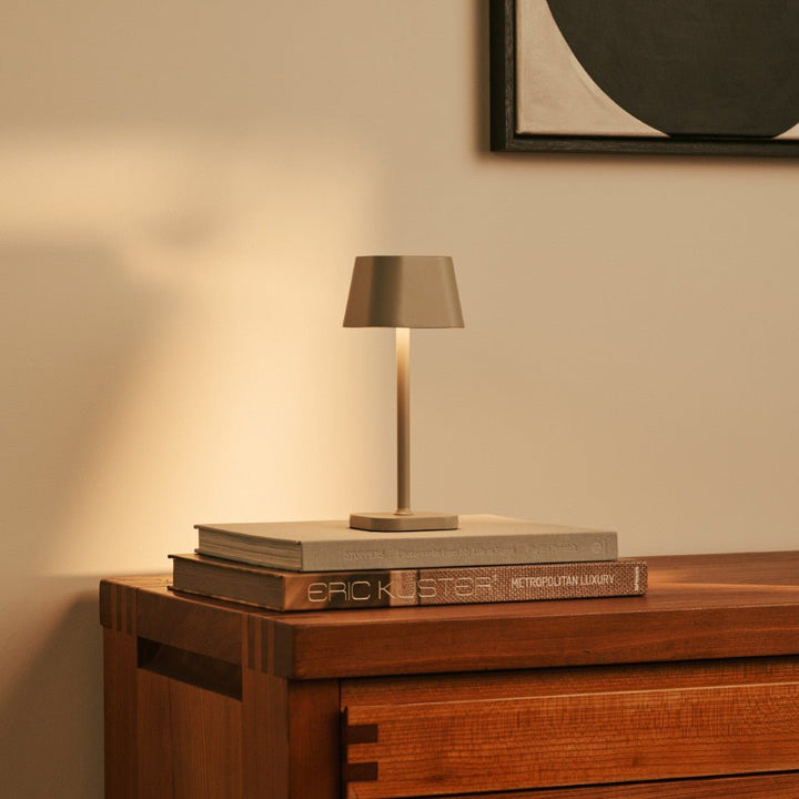 Ava Shadow Gray - Oplaadbare tafellamp | Stijlvol, draadloos en dimbaar