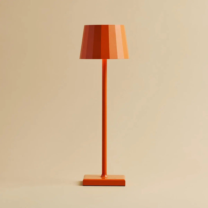 Combi Set Professional-8 x Wouter Blossom Orange Oplaadbare tafellampen & 1 x Central Station draadloos oplaadstation met Qi-Technology-Perfect voor restaurants, gastvrijheid en hotels
