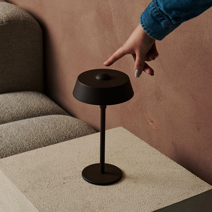 Luca Mocha Brown - USB -oplaadbare lamp L Minimalistisch, speels en dimpelbaar