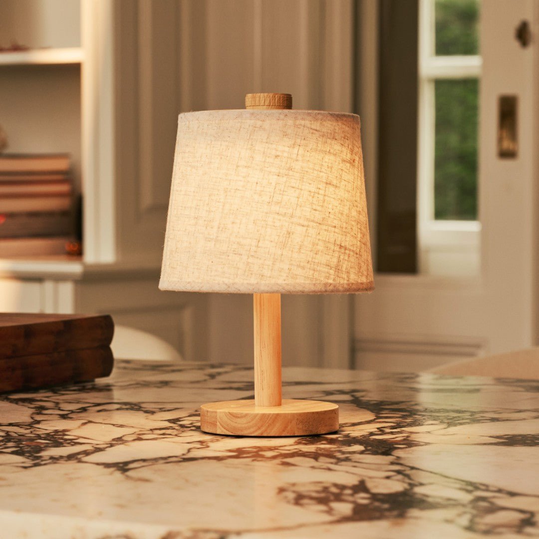 Rover Lichtbruine Houten Oplaadbare Lamp | Snoerloos, dimbaar met stoffen kap