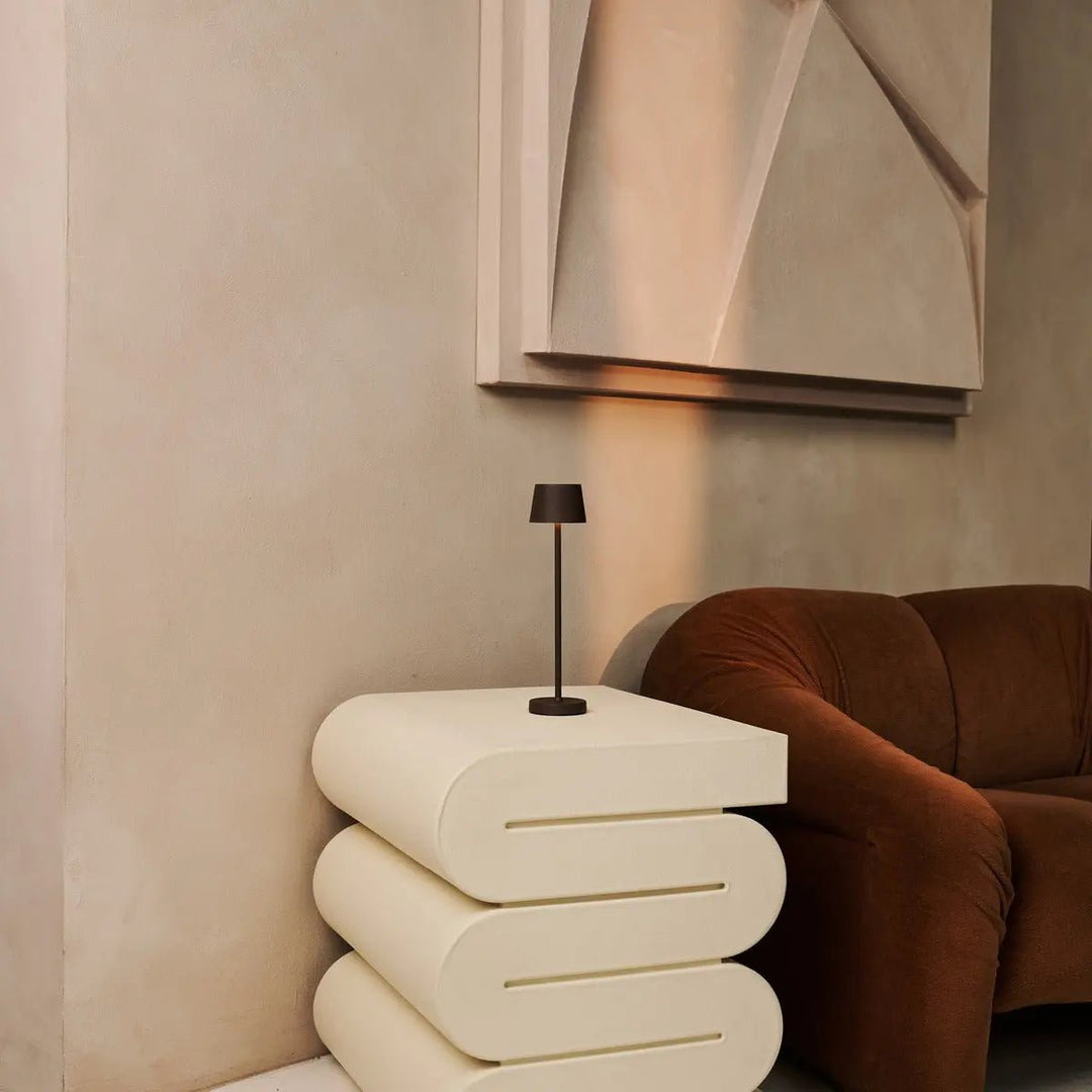 Vondel Mocha Brown oplaadbare en draadloze lamp perfect voor horeca -industrie - draadloos oplaadbaar via laadstation