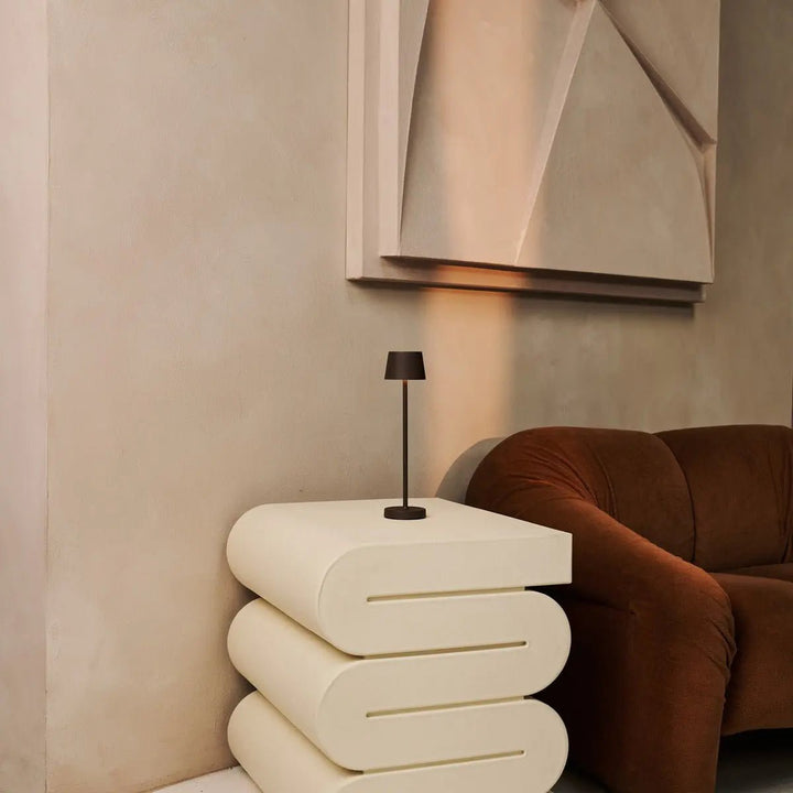Vondel Mocha Brown oplaadbare en draadloze lamp perfect voor horeca -industrie - draadloos oplaadbaar via laadstation