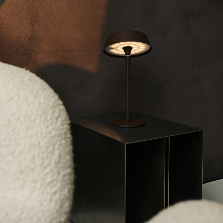Luca Mocha Brown - USB -oplaadbare lamp L Minimalistisch, speels en dimpelbaar