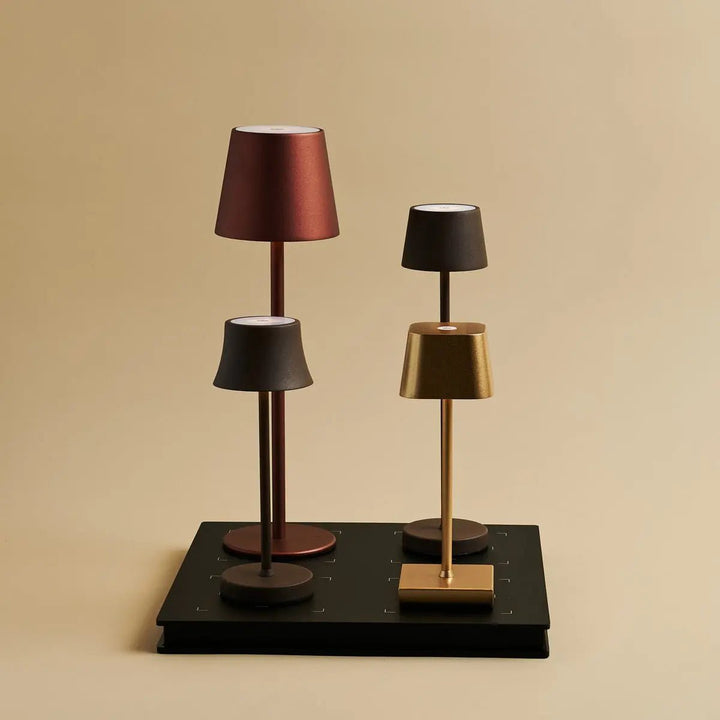 Combi Set Professional – 4 x Vondel Mini Stone Grey Rechargeable Table Lamps & 1 x Amstel Wireless Charging Station with Q1-Technology – Perfect for Restaurants, Hospitality & Hotels