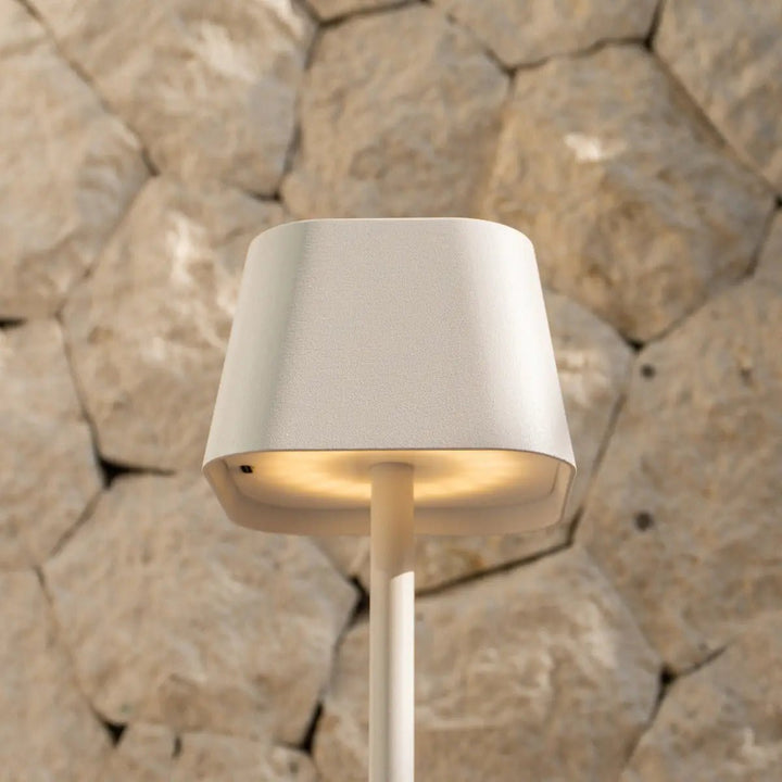 Ava witte oplaadbare tafellamp – stijlvolle, draadloze en dimbare verlichting