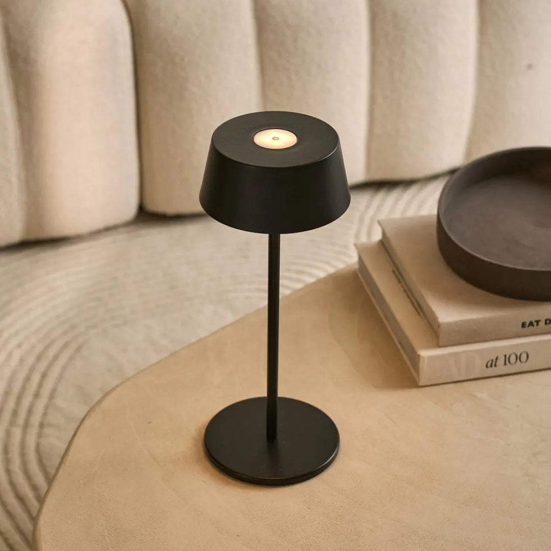 Hugo Midnight Black oplaadbare tafellamp - dimbaar, stijlvol en draadloos