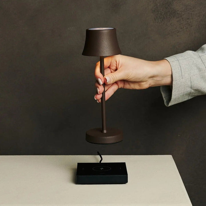 De pijp mini mokka bruin oplaadbare tafellamp - draadloos opladen, dimbare lamp en 3 lichte kleuren