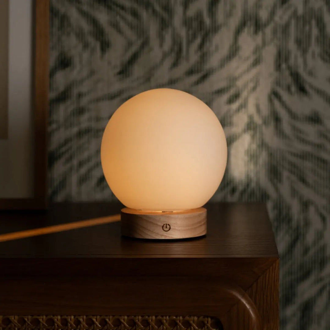 Flore lichtbruine houten lamp met glazen lamp - oplaadbaar en dimbaar draadloos licht