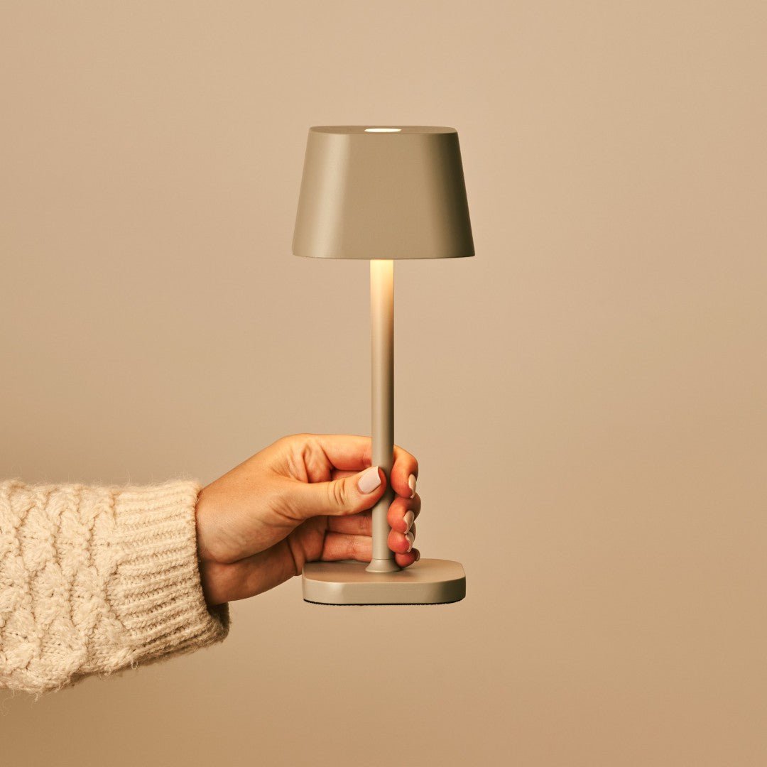 Ava Shadow Gray - Oplaadbare tafellamp | Stijlvol, draadloos en dimbaar