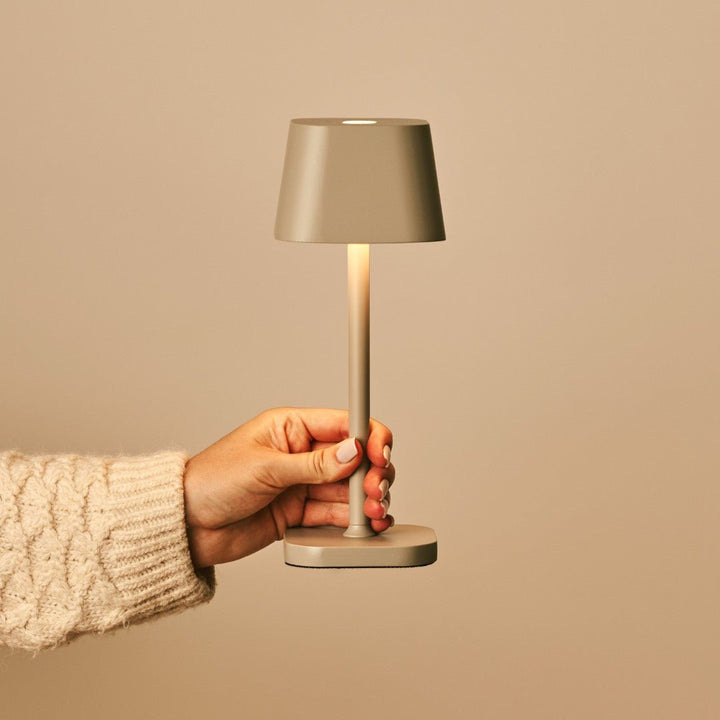 Ava Shadow Gray - Oplaadbare tafellamp | Stijlvol, draadloos en dimbaar