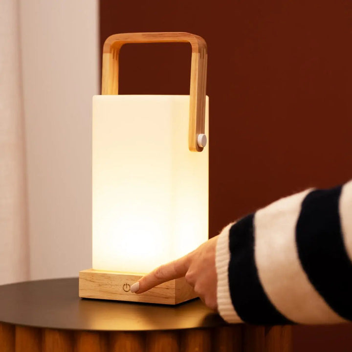 Harper lichtbruine houten lamp – draadloze oplaadbare tafellamp met handvat