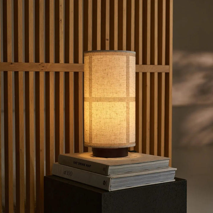 Sakura Donkerbruine Tafellamp met Linnen Kap | Handgemaakte en stijlvolle verlichting