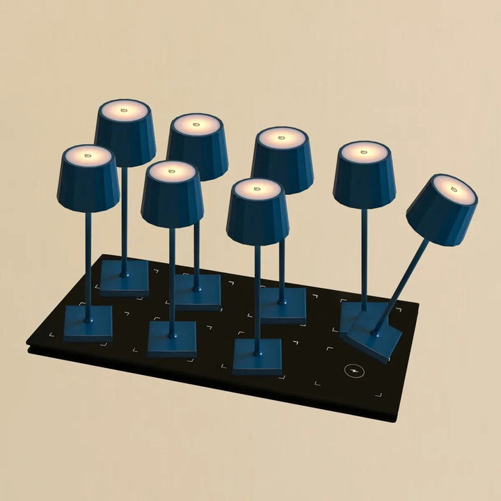 Combi Set Professional-8 x Wouter Delftware Blue Oplaadbare tafellampen & 1 x Central Station draadloos laadstation met Qi-Technology-Perfect voor restaurants, gastvrijheid en hotels