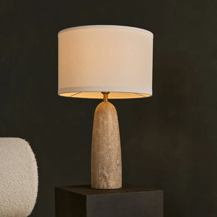 Isla travertijnlamp met katoenen kap – elegant en tijdloos
