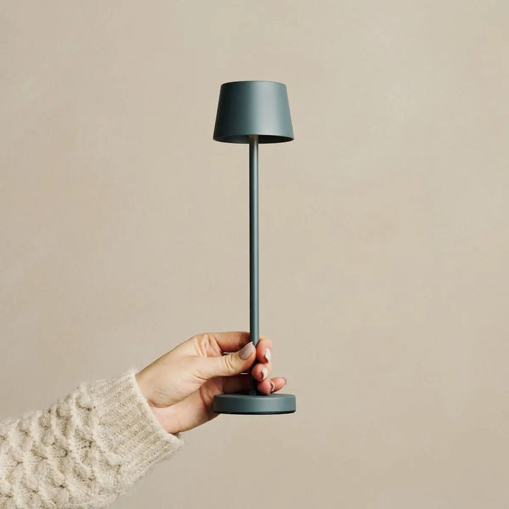 Vondel Mini Stone Gray Oplaadbare en draadloze lamp perfect voor horeca -industrie - draadloos oplaadbaar via laadstation