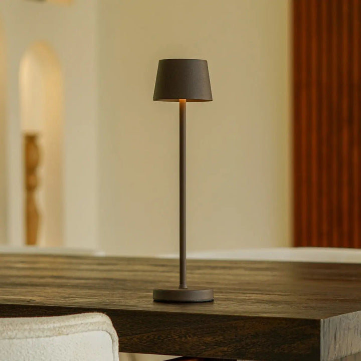 Vondel Mocha Brown oplaadbare en draadloze lamp perfect voor horeca -industrie - draadloos oplaadbaar via laadstation