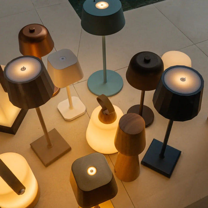 Ava witte oplaadbare tafellamp – stijlvolle, draadloze en dimbare verlichting