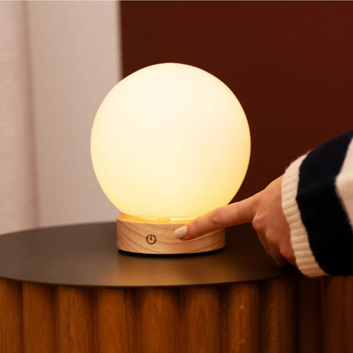 Flore lichtbruine houten lamp met glazen lamp - oplaadbaar en dimbaar draadloos licht