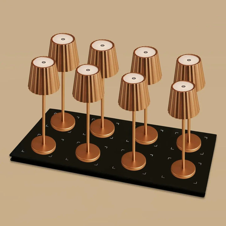 Combi Set Professional-8 x Maya koper oplaadbare tafellampen en 1 x centraal station draadloos laadstation met qi-technologie-perfect voor restaurants, gastvrijheid en hotels