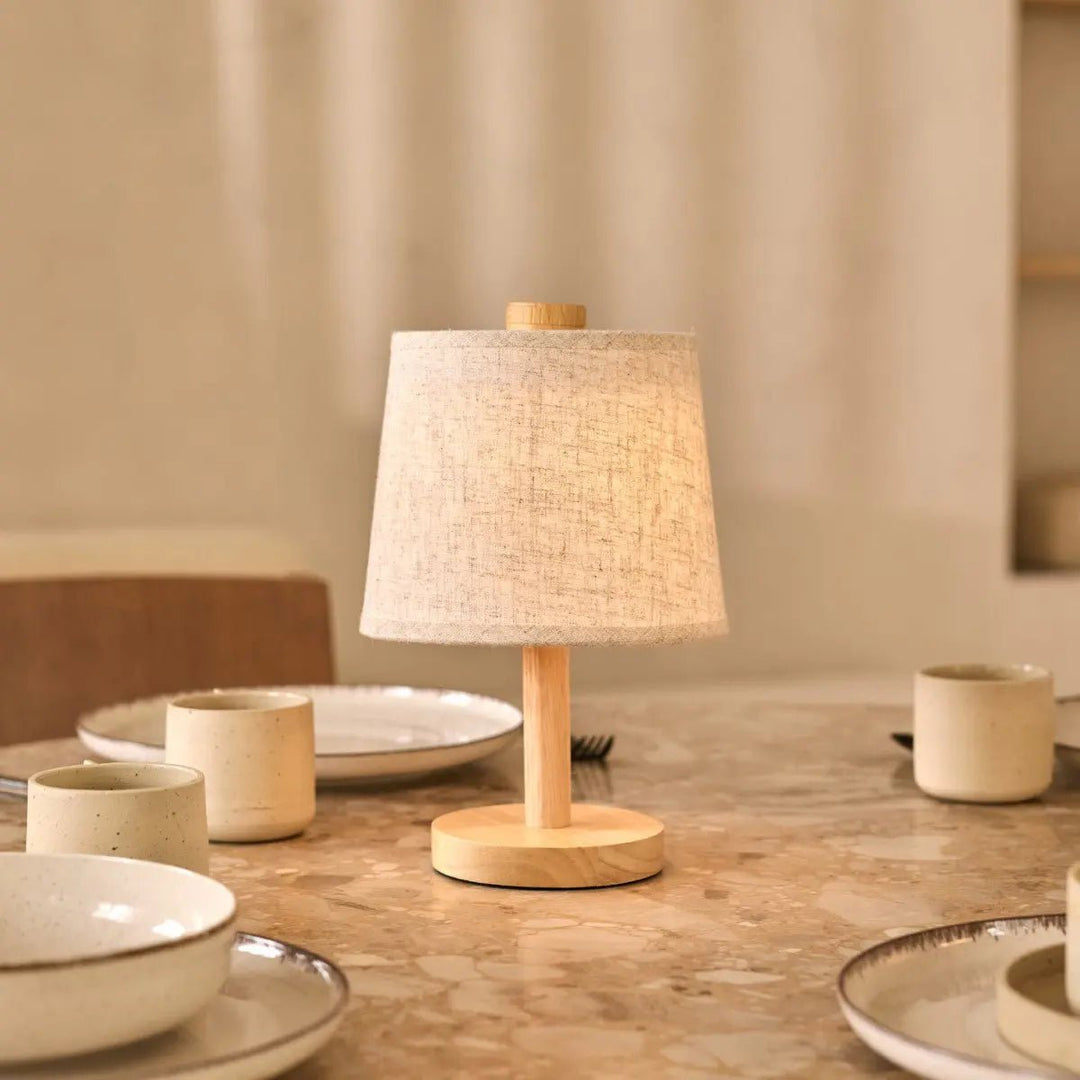 Rover Lichtbruine Houten Oplaadbare Lamp | Snoerloos, dimbaar met stoffen kap