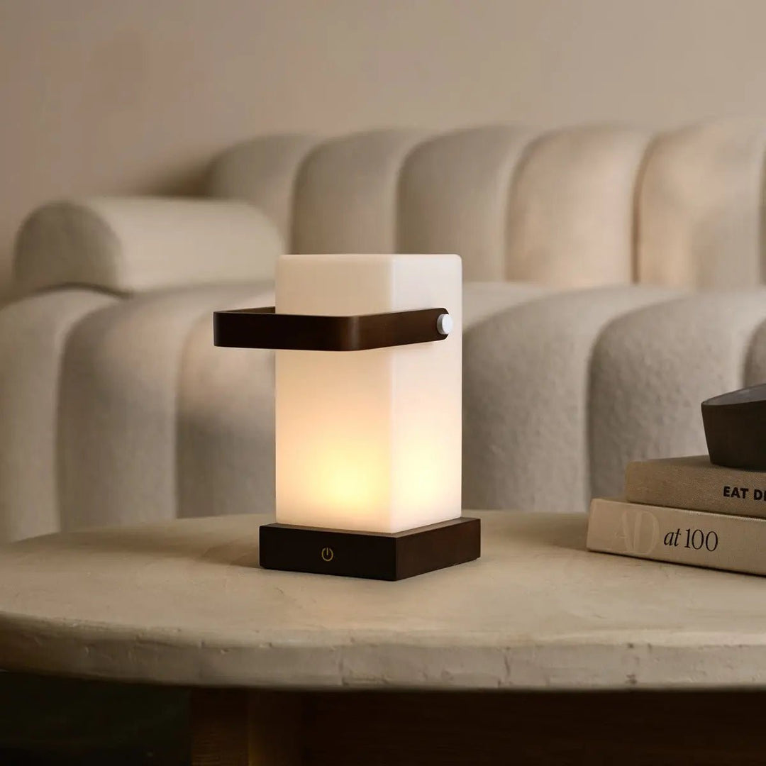 Harper Donkerbruine Houten Lamp – Snoerloze Oplaadbare Tafellamp met Handvat