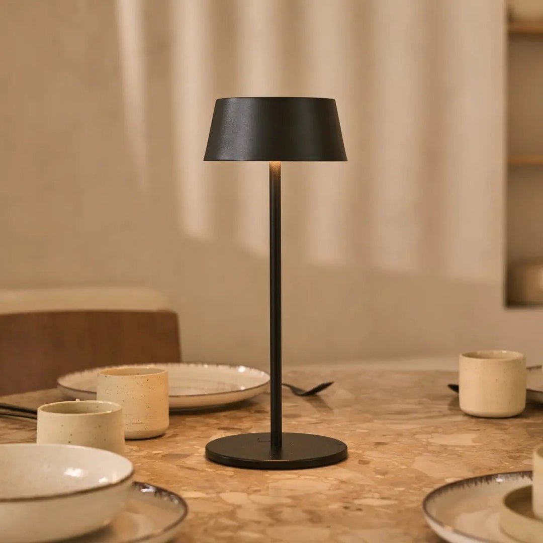 Hugo Midnight Black oplaadbare tafellamp - dimbaar, stijlvol en draadloos