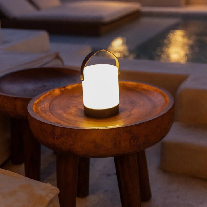 Avery donkerbruine oplaadbare houten tafellamp – draadloos en dimbaar met leren band