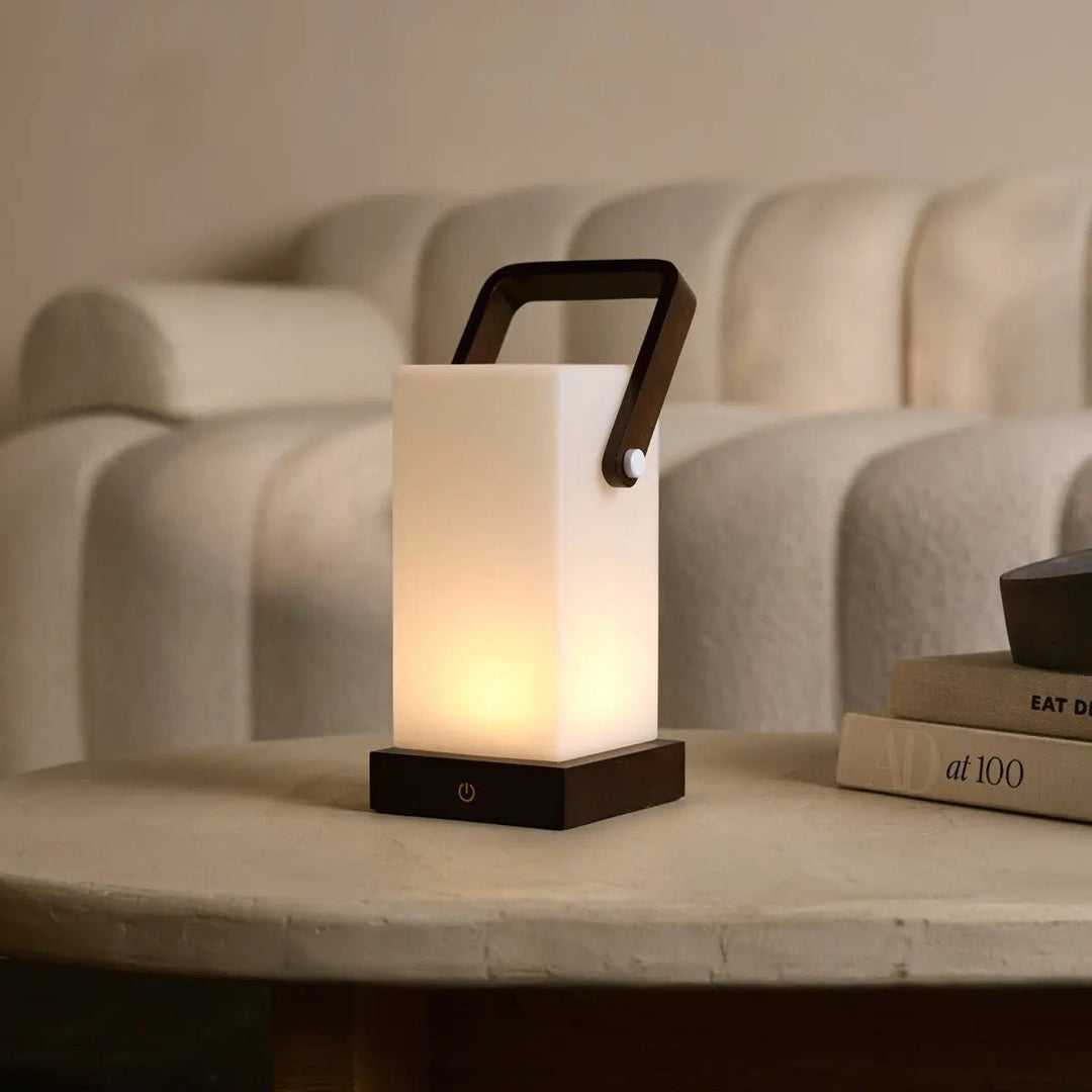 Harper Donkerbruine Houten Lamp – Snoerloze Oplaadbare Tafellamp met Handvat