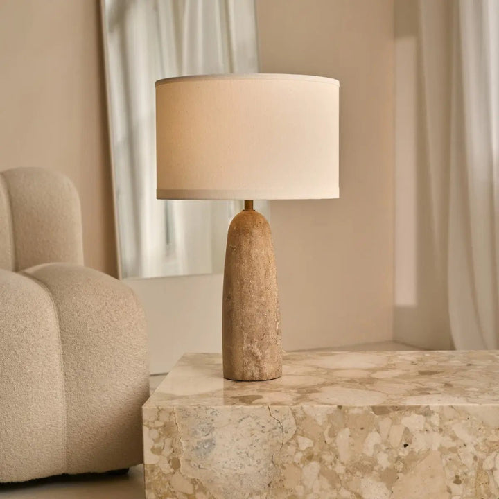 Isla travertijnlamp met katoenen kap – elegant en tijdloos