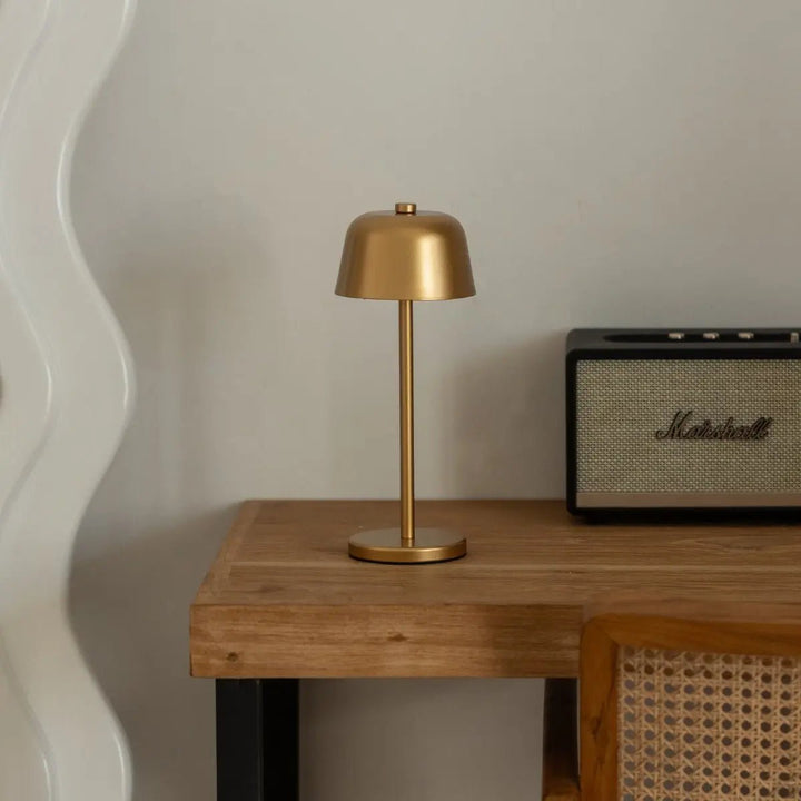 Anton Goud Oplaadbare Tafellamp | Strakke en draadloze verlichting