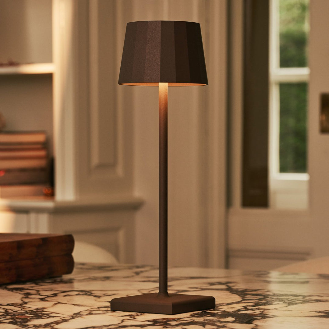 Wouter Mocha Brown oplaadbare tafellamp-Draadloos opladen, dimable, 120 uur batterijduur