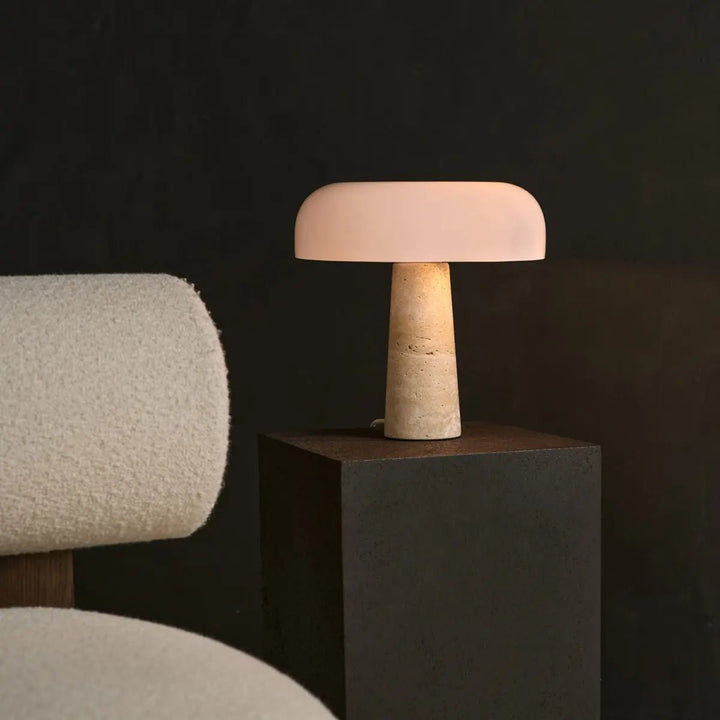 Emily travertijnlamp – elegant handgemaakt ontwerp met glazen kap