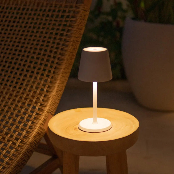 James White oplaadbare tafellamp – draadloos, dimbaar en elegant