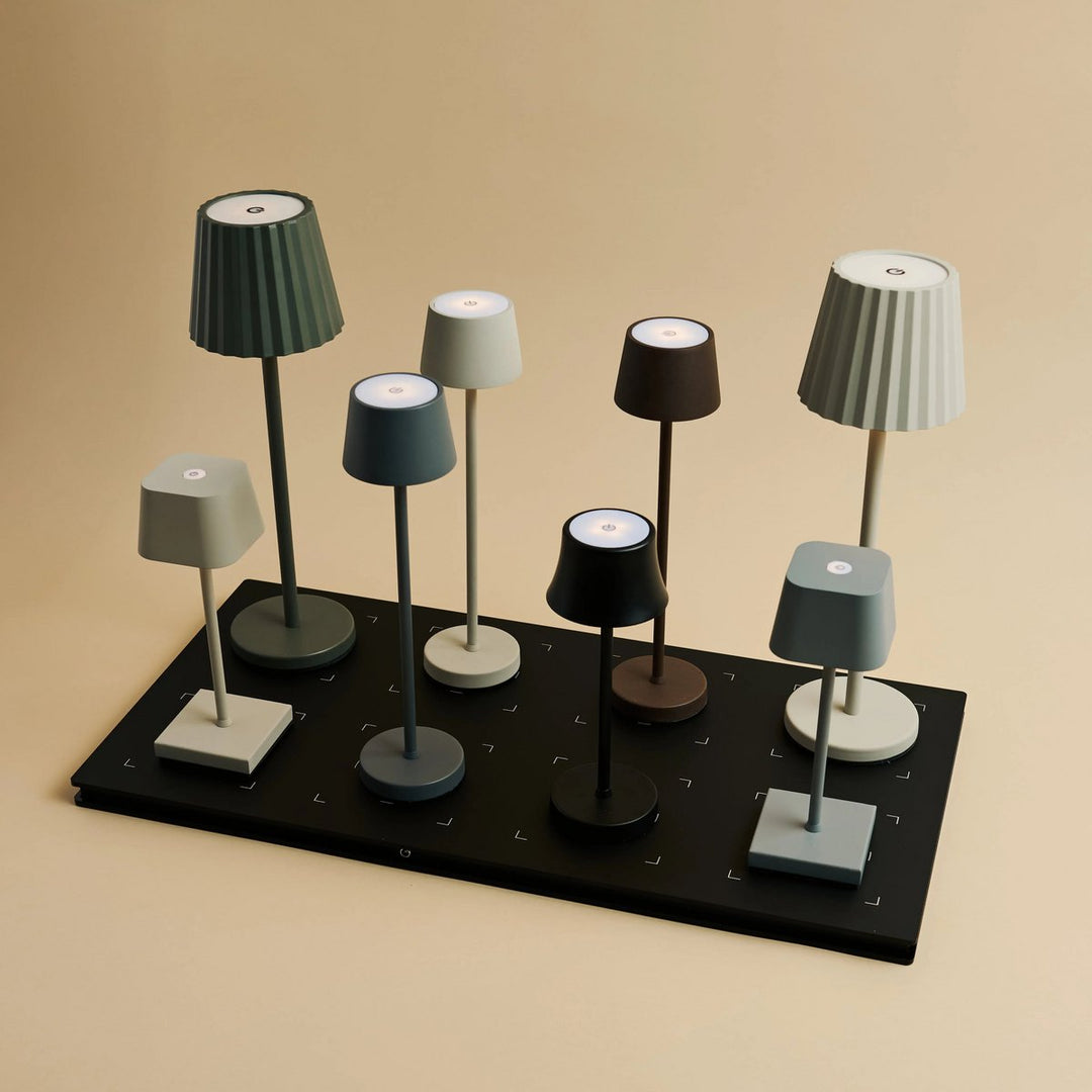 Combi Set Professional-8 X Maya Stone Gray Oplaadbare tafellampen en 1 x Central Station Draadloos laadstation met Qi-Technology-Perfect voor restaurants, gastvrijheid en hotels