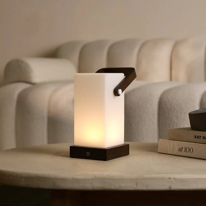 Harper Donkerbruine Houten Lamp – Snoerloze Oplaadbare Tafellamp met Handvat