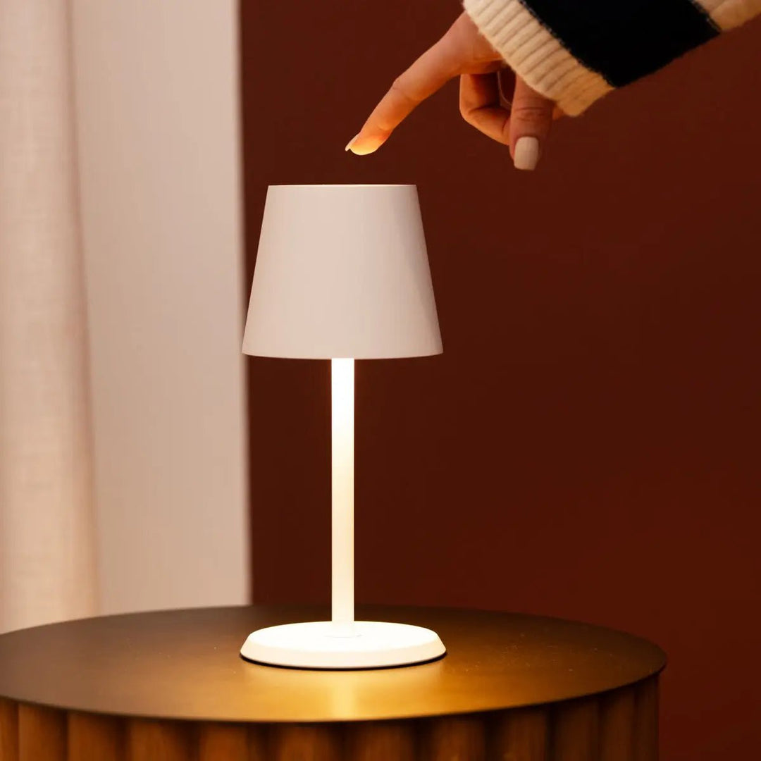 James White oplaadbare tafellamp – draadloos, dimbaar en elegant