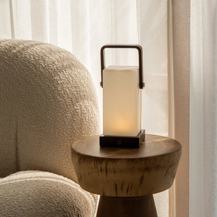 Harper Donkerbruine Houten Lamp – Snoerloze Oplaadbare Tafellamp met Handvat