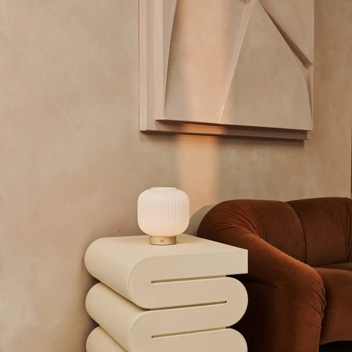 LYLA Unieke oplaadbare lamp - Frosted glas en houten basis, dimable, 3 lichte modi