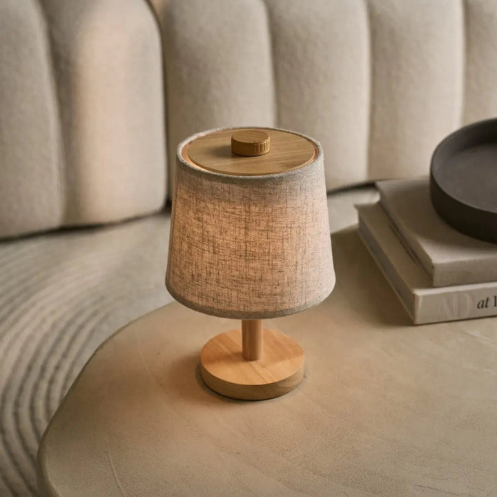 Rover Lichtbruine Houten Oplaadbare Lamp | Snoerloos, dimbaar met stoffen kap