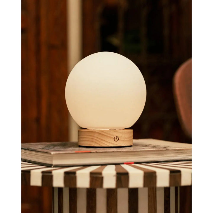 Flore lichtbruine houten lamp met glazen lamp - oplaadbaar en dimbaar draadloos licht