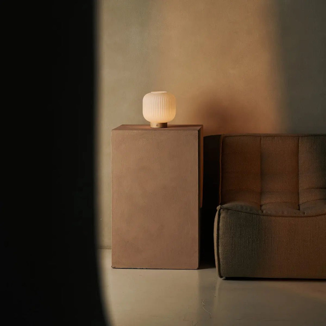 LYLA Unieke oplaadbare lamp - Frosted glas en houten basis, dimable, 3 lichte modi