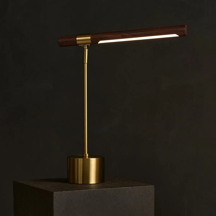 Livia goudkleurige metalen lamp met hout – verstelbare LED, Scandinavisch design voor kantoor en woonkamer