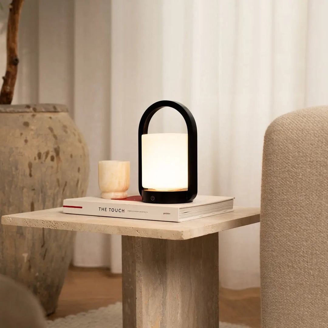 George donkerbruine houten lamp – oplaadbaar, dimbaar en draagbaar