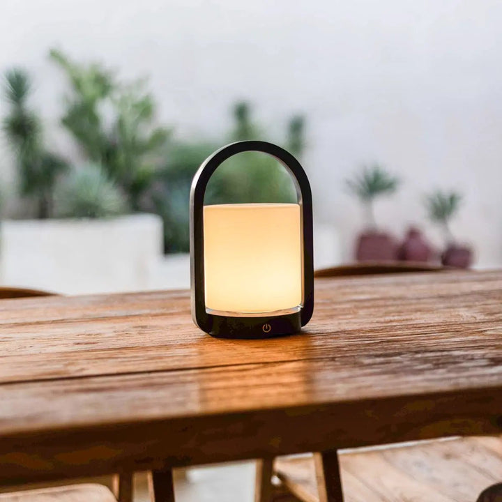 George donkerbruine houten lamp – oplaadbaar, dimbaar en draagbaar