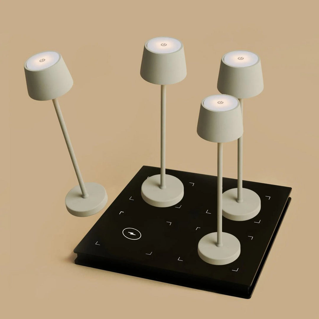 Combi Set Professional-4 X Vondel Mini Shadow Gray Oplaadbare tafellampen & 1 x Amstel Wireless Lay Station met Q1-Technology-Perfecte lampen voor restaurants, gastvrijheid en hotels