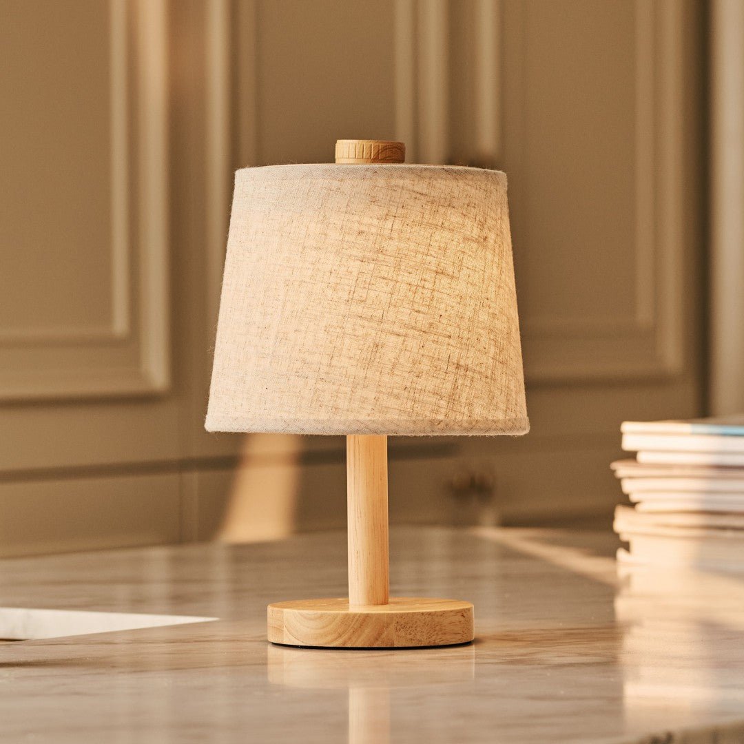 Rover Lichtbruine Houten Oplaadbare Lamp | Snoerloos, dimbaar met stoffen kap