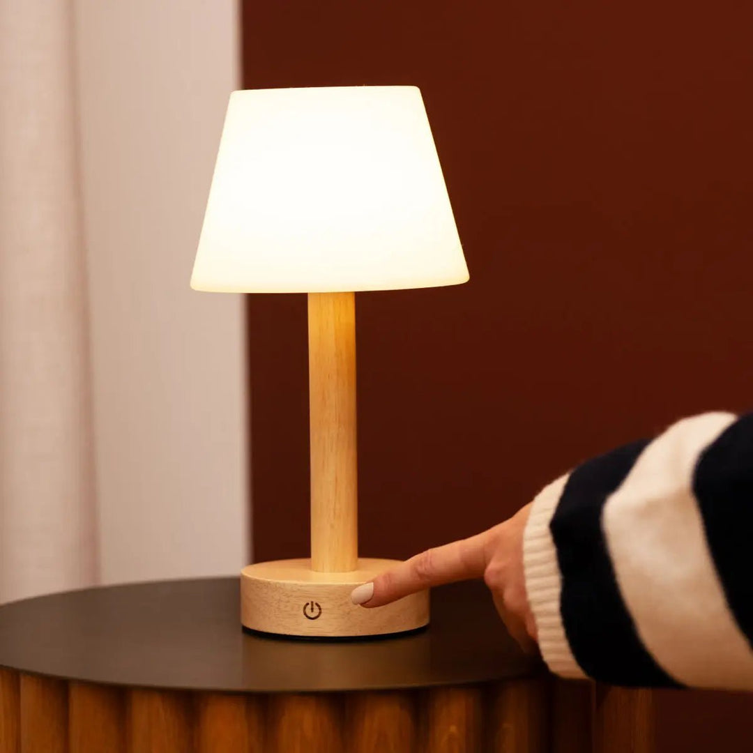 Zoë Lichtbruine Houten Oplaadbare Tafellamp | Dimbaar, USB-C, batterijduur van 80 uur