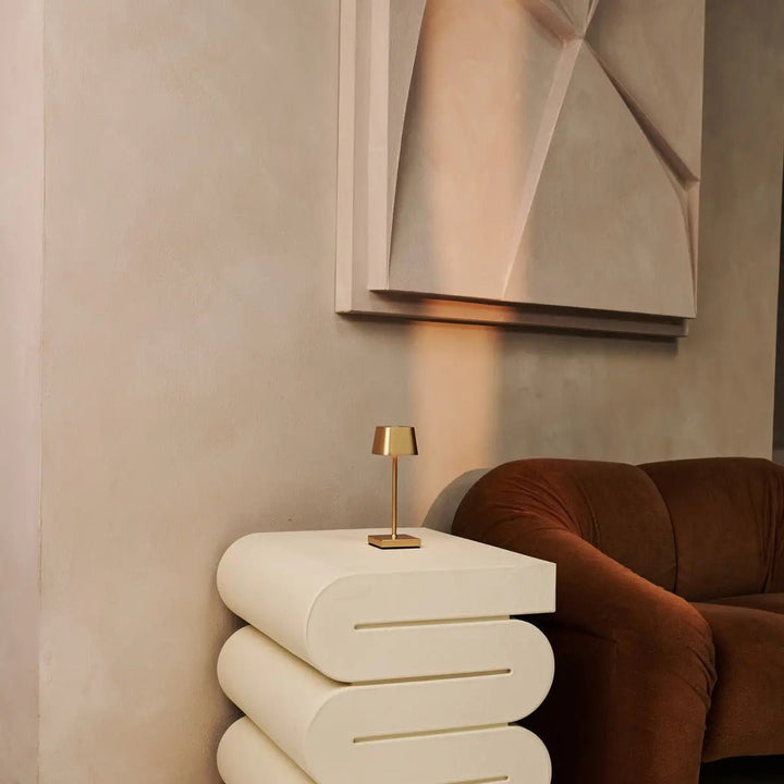 Combi Set Professional-8 x Sarphati Mini Gold Oplaadbare tafellampen & 1 x Centraal station Wireless laadstation met Qi-Technology-Perfect voor restaurants, gastvrijheid en hotels
