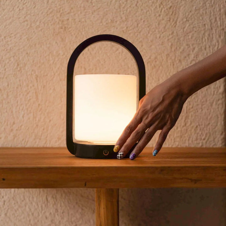 George donkerbruine houten lamp – oplaadbaar, dimbaar en draagbaar